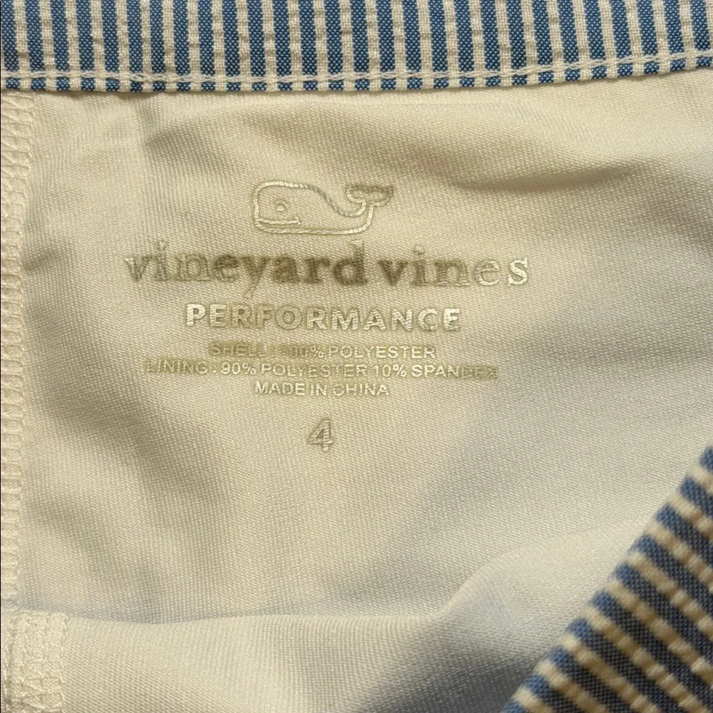 Vineyard Vines Seersucker Scalloped Performance Skort 17” - Picture 2 of 11